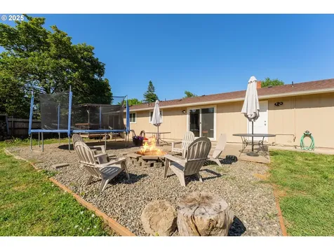 1371 NW Jefferson Street Roseburg OR 97471