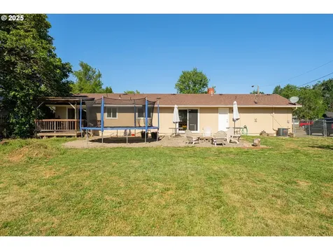 1371 NW Jefferson Street Roseburg OR 97471