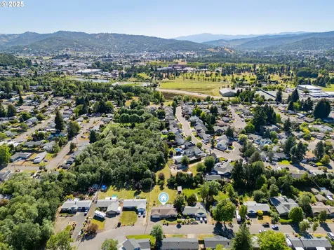 1371 NW Jefferson Street Roseburg OR 97471