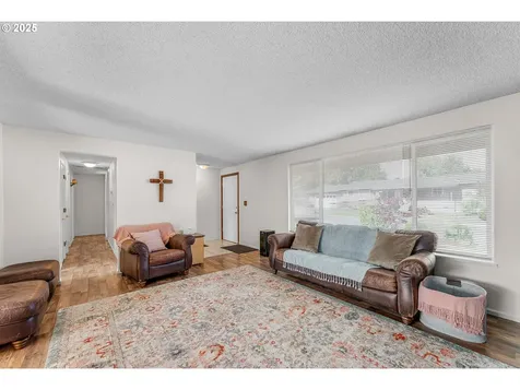 1371 NW Jefferson Street Roseburg OR 97471