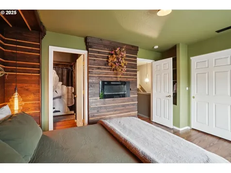 6922 N Burlington Avenue Portland OR 97203