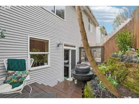 6922 N Burlington Avenue Portland OR 97203