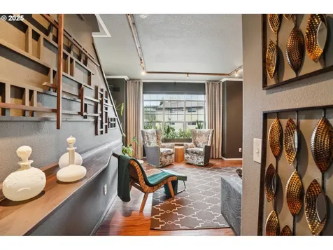 6922 N Burlington Avenue Portland OR 97203