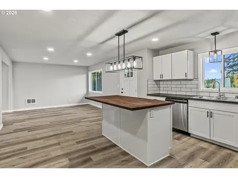 235 Holcomb Spur Road Kelso WA 98626