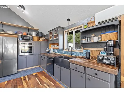 505 NW Oceania Drive Waldport OR 97394