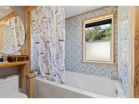 505 NW Oceania Drive Waldport OR 97394