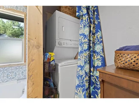 505 NW Oceania Drive Waldport OR 97394