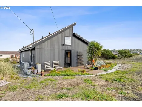 505 NW Oceania Drive Waldport OR 97394