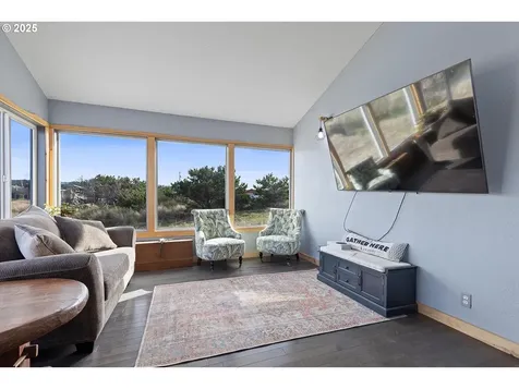 505 NW Oceania Drive Waldport OR 97394