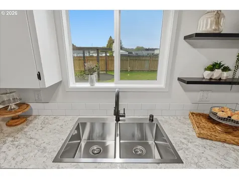 132 Green Acres Drive Castle Rock WA 98611