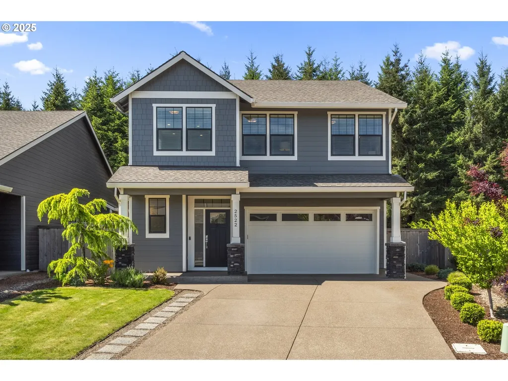 2522 S Lydia Loop Hubbard OR 97032