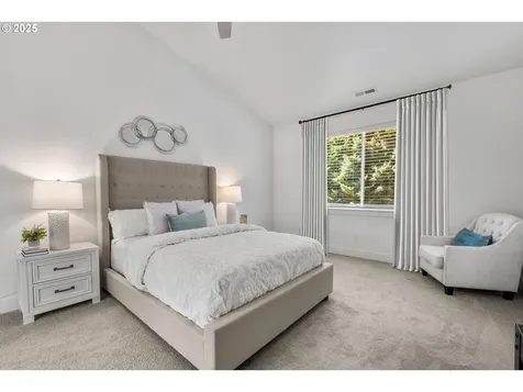 2522 S Lydia Loop Hubbard OR 97032