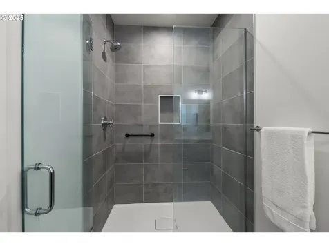 2522 S Lydia Loop Hubbard OR 97032