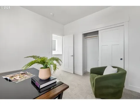 2522 S Lydia Loop Hubbard OR 97032