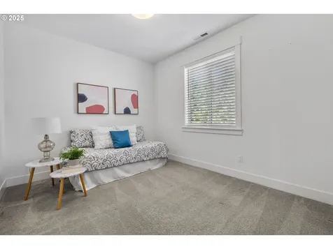 2522 S Lydia Loop Hubbard OR 97032
