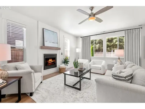 2522 S Lydia Loop Hubbard OR 97032