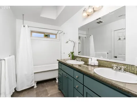 1038 NE Emerson Street Portland OR 97211