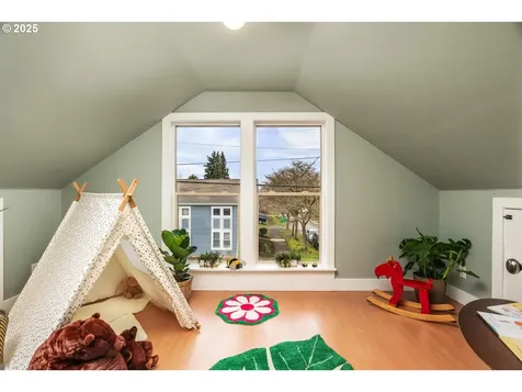1038 NE Emerson Street Portland OR 97211
