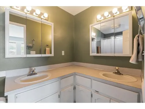 1691 NE Grandhaven Street Mcminnville OR 97128