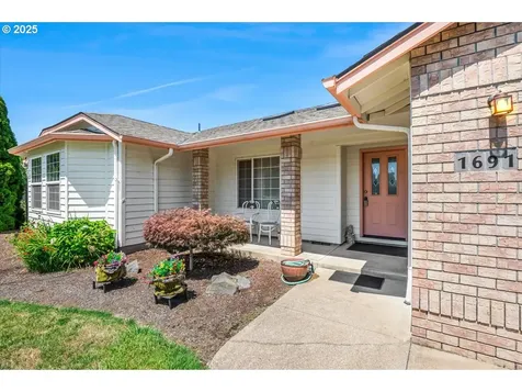 1691 NE Grandhaven Street Mcminnville OR 97128