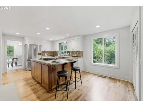 4211 Woodside Circle Lake Oswego OR 97035