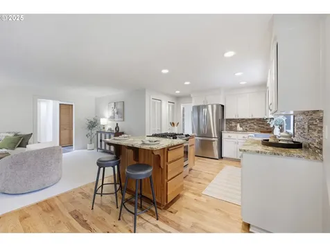 4211 Woodside Circle Lake Oswego OR 97035