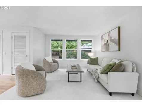 4211 Woodside Circle Lake Oswego OR 97035