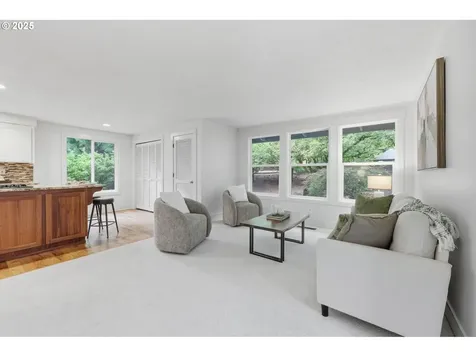 4211 Woodside Circle Lake Oswego OR 97035