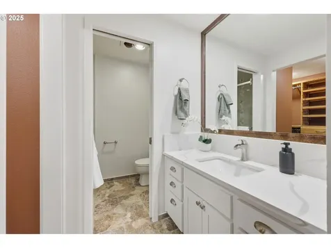 4211 Woodside Circle Lake Oswego OR 97035