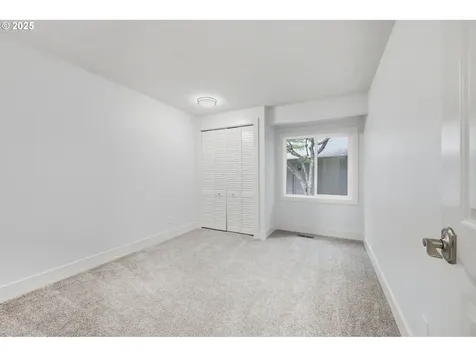4211 Woodside Circle Lake Oswego OR 97035