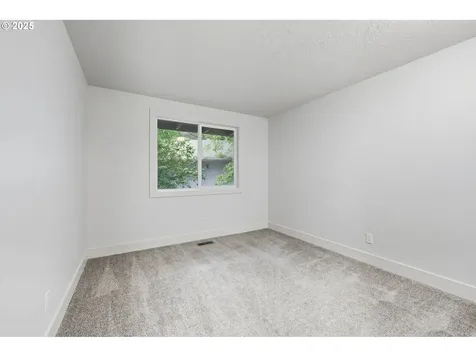 4211 Woodside Circle Lake Oswego OR 97035
