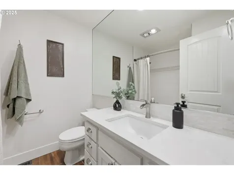 4211 Woodside Circle Lake Oswego OR 97035