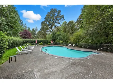 4211 Woodside Circle Lake Oswego OR 97035
