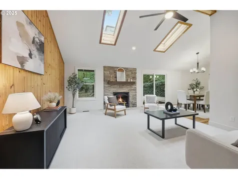 4211 Woodside Circle Lake Oswego OR 97035