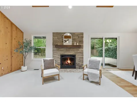 4211 Woodside Circle Lake Oswego OR 97035