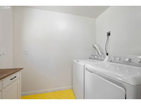 976 Sandy Bend Road Castle Rock WA 98611