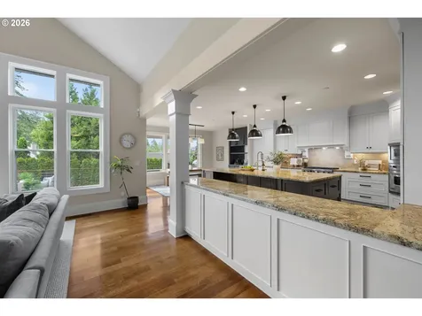 6330 SW Sweetbriar Court Portland OR 97221