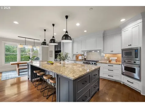 6330 SW Sweetbriar Court Portland OR 97221