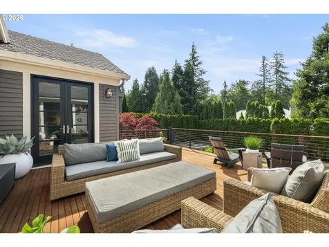 6330 SW Sweetbriar Court Portland OR 97221