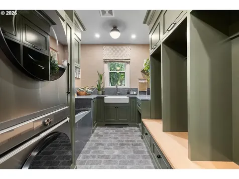 6330 SW Sweetbriar Court Portland OR 97221
