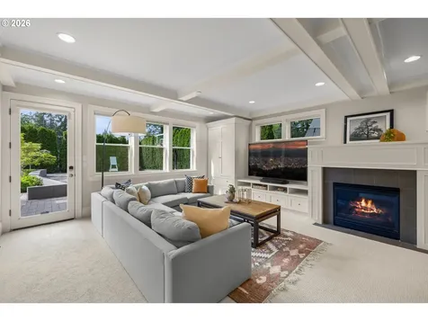 6330 SW Sweetbriar Court Portland OR 97221