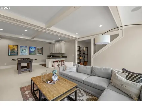 6330 SW Sweetbriar Court Portland OR 97221