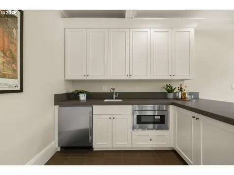 6330 SW Sweetbriar Court Portland OR 97221