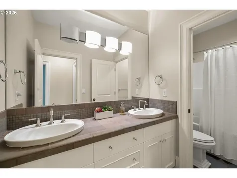 6330 SW Sweetbriar Court Portland OR 97221