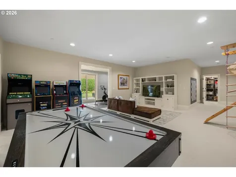 6330 SW Sweetbriar Court Portland OR 97221
