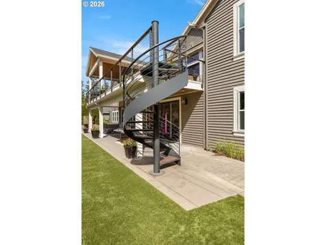 6330 SW Sweetbriar Court Portland OR 97221