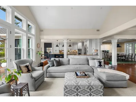 6330 SW Sweetbriar Court Portland OR 97221