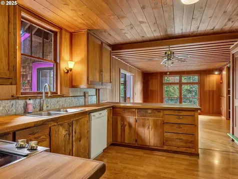 44072 Anderson Lane Astoria OR 97103