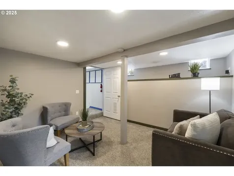 8650 SE Ellis Street Portland OR 97266