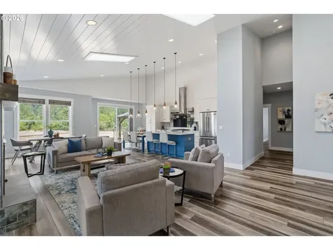2301 Robbins Way Lebanon OR 97355